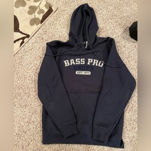 NWOT Bass Pro Shop embroidered hoodie Small